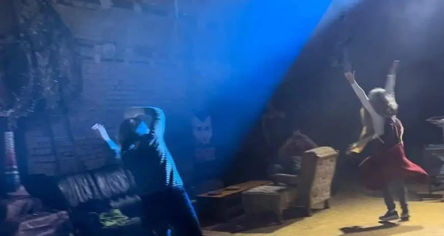 Tease Performance Peter